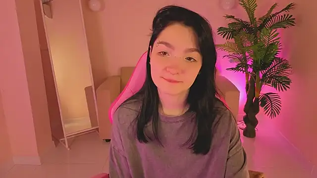 Snapshot of Linda_Sweetiest chatting on 12/15/25, 12:48 Linda Sweetiest online show from 12/15/25, 12:48