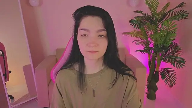 Snapshot of Linda_Sweetiest chatting on 12/16/25, 12:48 Linda Sweetiest online show from 12/16/25, 12:48