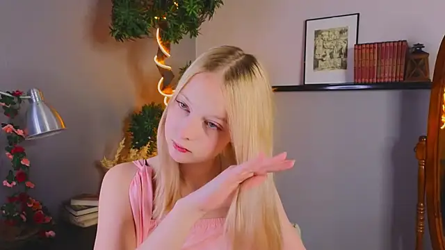 YungLyssy online show from 11/16/25, 03:01