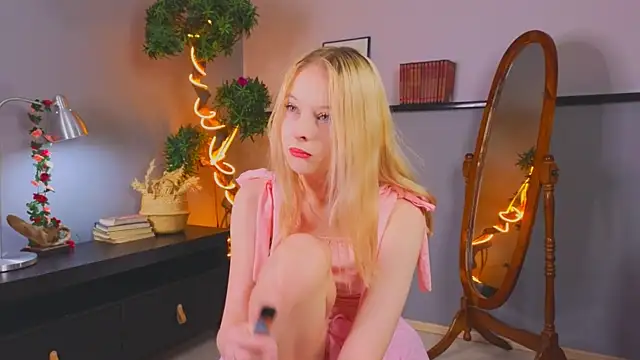 YungLyssy online show from 12/14/25, 03:01