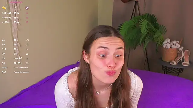 LeonoraWoods online show from 11/30/25, 05:11