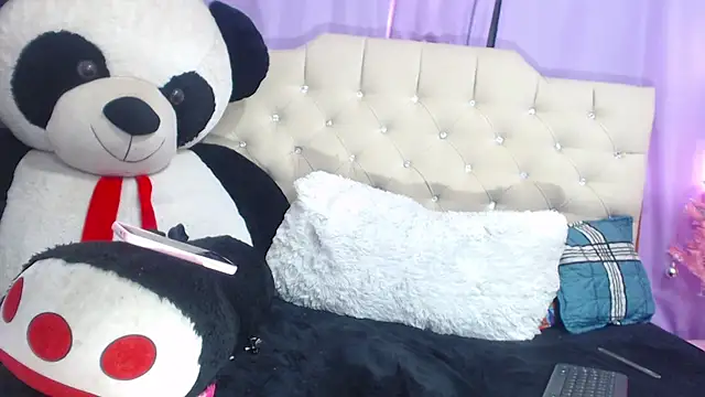 Snapshot of eimyy_rouse chatting on 01/14/26, 08:47 eimyy rouse online show from 01/14/26, 08:47