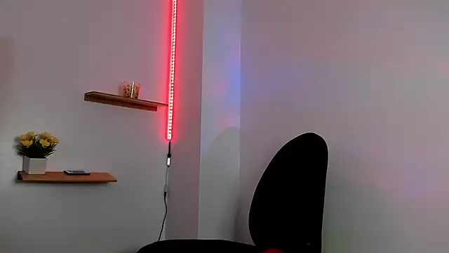 Snapshot of eimyy_rouse chatting on 03/15/26, 06:25 eimyy rouse online show from 03/15/26, 06:25