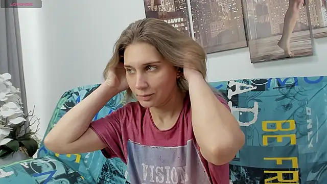 Snapshot of Tenderly_Sophie chatting on 01/17/26, 01:32 Tenderly Sophie online show from 01/17/26, 01:32