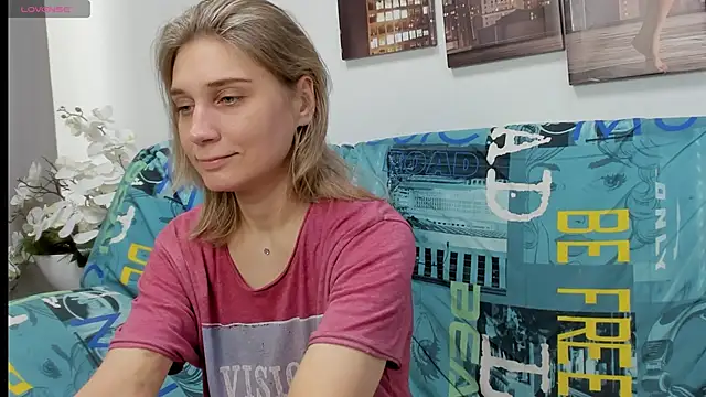 Snapshot of Tenderly_Sophie chatting on 02/01/26, 01:37 Tenderly Sophie online show from 02/01/26, 01:37