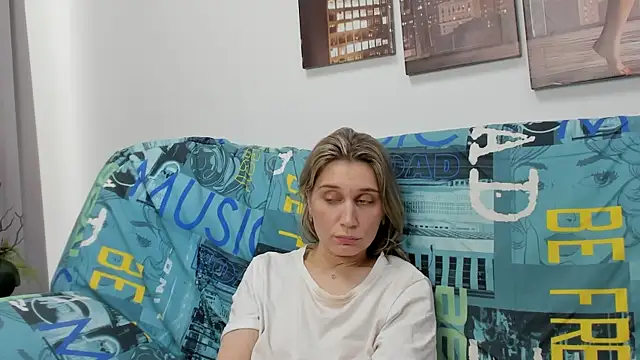 Snapshot of Tenderly_Sophie chatting on 02/15/26, 07:51 Tenderly Sophie online show from 02/15/26, 07:51