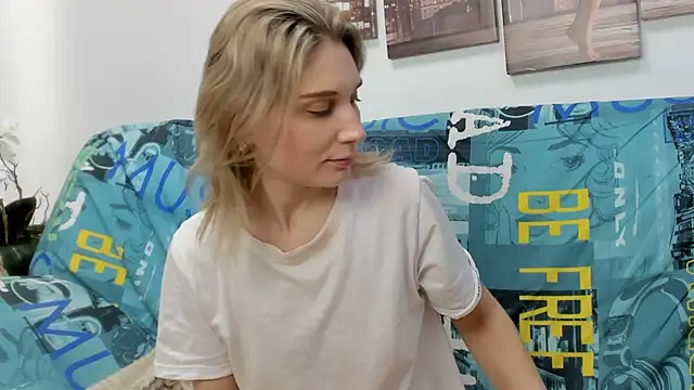 Snapshot of Tenderly_Sophie chatting on 02/21/26, 01:17 Tenderly Sophie online show from 02/21/26, 01:17