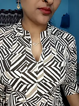 Snapshot of CoupleShow_432 chatting on 02/04/26, 01:06 CoupleShow 432 online show from 02/04/26, 01:06