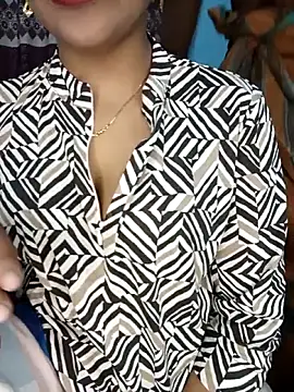 Snapshot of CoupleShow_432 chatting on 02/06/26, 12:19 CoupleShow 432 online show from 02/06/26, 12:19