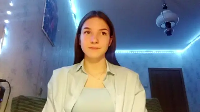 Beauty miIa online show from 10/24/25, 04:36