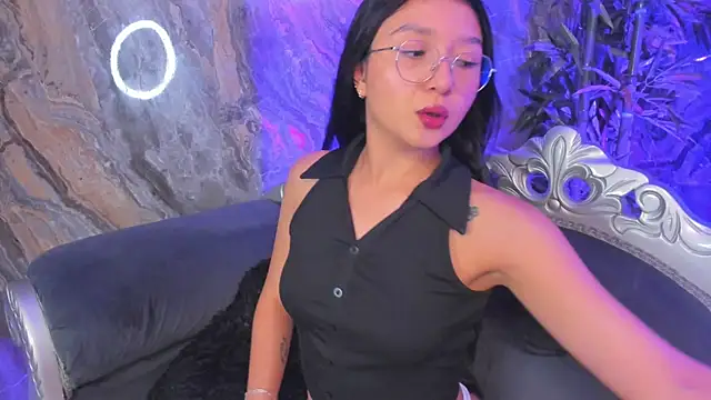 Snapshot of sydney_miller_ chatting on 03/19/26, 11:31 sydney miller online show from 03/19/26, 11:31