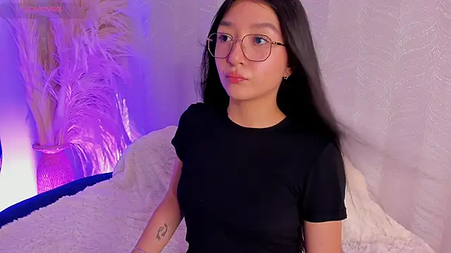 sydney miller  online show from 06/18/26, 12:11