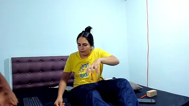 AshleyDeLuca  online show from 04/28/26, 02:27