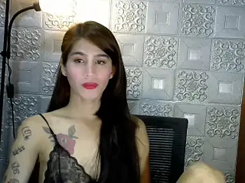Snapshot of KeraMitenaa chatting on 02/17/26, 01:29 KeraMitenaa online show from 02/17/26, 01:29
