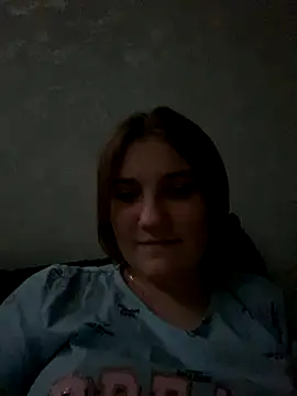 Snapshot of Emily_Sweety__ chatting on 10/21/25, 08:09 Emily Sweety online show from 10/21/25, 08:09