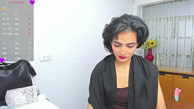 chloehanna online show from 12/17/25, 07:42