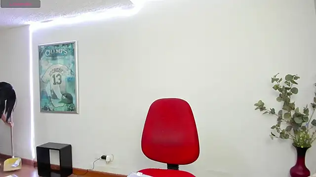 chloehanna online show from 05/13/26, 08:06