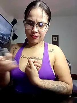 Snapshot of tattyHot95 chatting on 03/12/26, 06:25 tattyHot95 online show from 03/12/26, 06:25