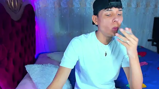 Snapshot of boyswantingplay chatting on 03/11/26, 11:22 boyswantingplay online show from 03/11/26, 11:22