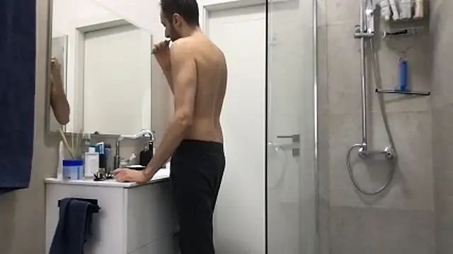 Snapshot of LukaShyGuy chatting on 11/24/25, 07:41 LukaShyGuy online show from 11/24/25, 07:41