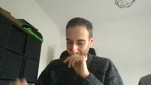 Snapshot of LukaShyGuy chatting on 12/16/25, 01:05 LukaShyGuy online show from 12/16/25, 01:05