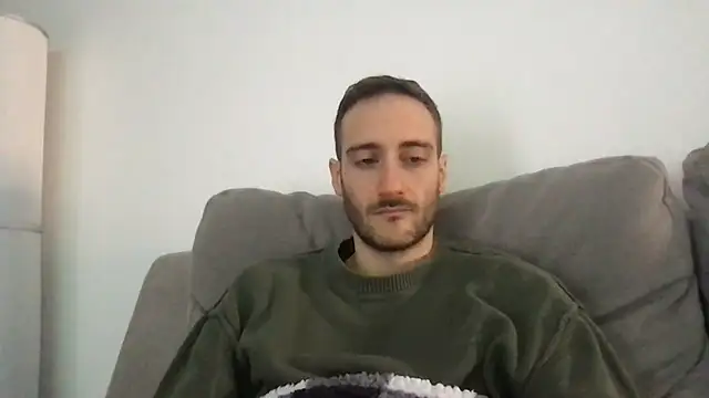 Snapshot of LukaShyGuy chatting on 01/12/26, 12:43 LukaShyGuy online show from 01/12/26, 12:43