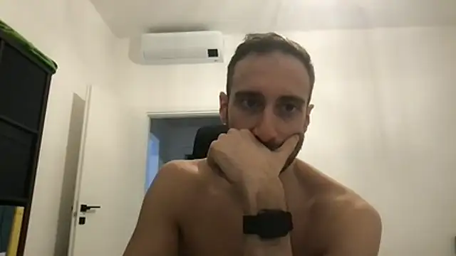 Snapshot of LukaShyGuy chatting on 01/15/26, 07:39 LukaShyGuy online show from 01/15/26, 07:39