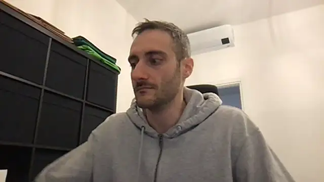 Snapshot of LukaShyGuy chatting on 02/09/26, 09:41 LukaShyGuy online show from 02/09/26, 09:41