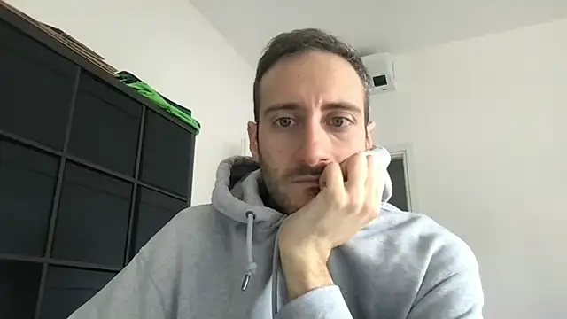 Snapshot of LukaShyGuy chatting on 02/24/26, 09:40 LukaShyGuy online show from 02/24/26, 09:40