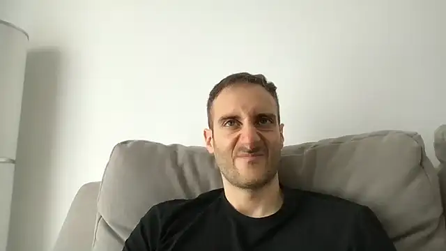 Snapshot of LukaShyGuy chatting on 04/19/26, 12:15 LukaShyGuy online show from 04/19/26, 12:15