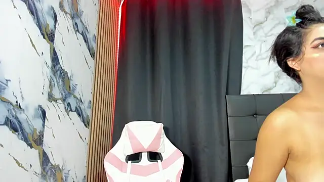 Snapshot of Scarlet_DLuce chatting on 01/07/26, 09:01 Scarlet DLuce online show from 01/07/26, 09:01