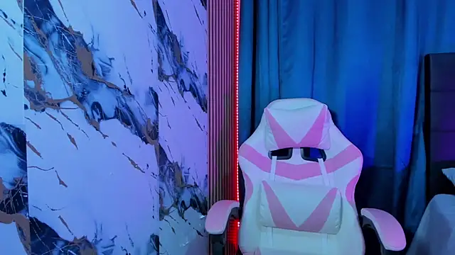 Snapshot of Scarlet_DLuce chatting on 03/15/26, 09:04 Scarlet DLuce online show from 03/15/26, 09:04