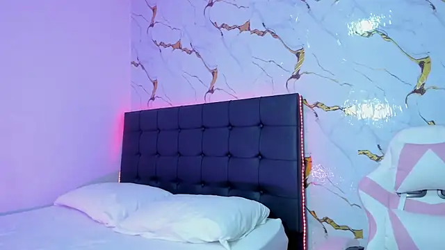 Snapshot of Scarlet_DLuce chatting on 05/14/26, 09:05 Scarlet DLuce online show from 05/14/26, 09:05