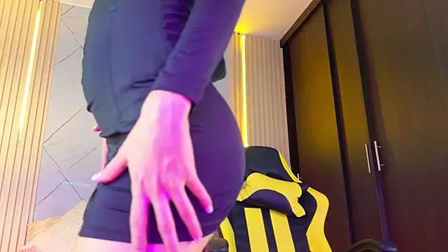 Sara swift9 online show from 10/24/25, 08:16