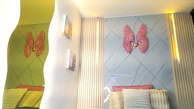 Sara swift9 online show from 11/19/25, 08:09