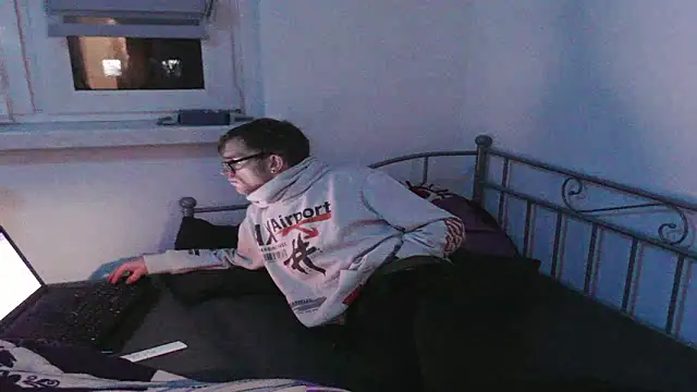 Snapshot of StephPra94 chatting on 02/23/26, 11:35 StephPra94 online show from 02/23/26, 11:35