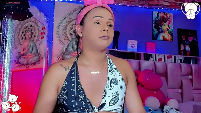 Zulema Zahirx online show from 11/06/25, 02:23