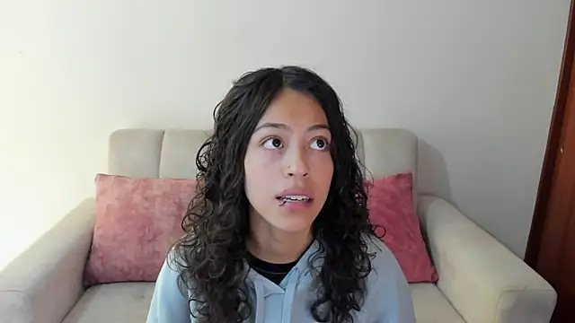 emily jonessxx online show from 11/05/25, 04:51