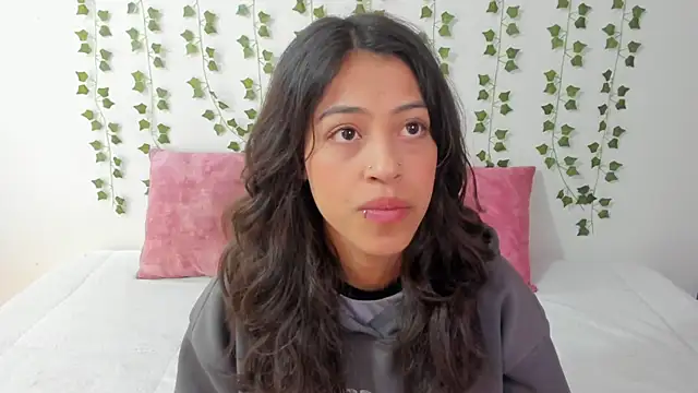 Snapshot of emily_jonessxx chatting on 02/12/26, 06:14 emily jonessxx online show from 02/12/26, 06:14