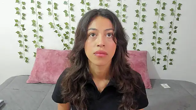 Snapshot of emily_jonessxx chatting on 03/02/26, 04:47 emily jonessxx online show from 03/02/26, 04:47