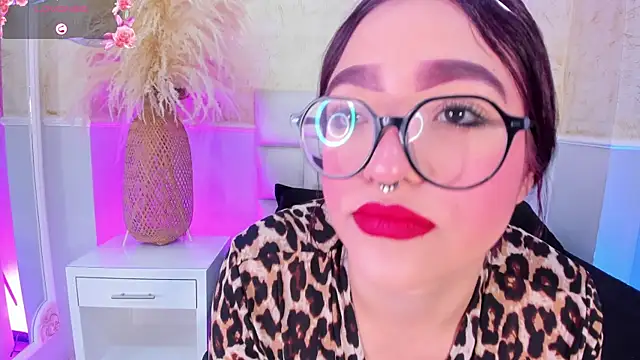 AlmaLopez  online show from 12/13/25, 07:53