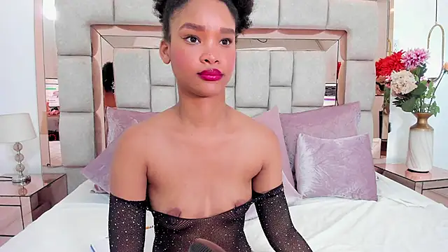 Snapshot of karolebonyy chatting on 01/18/26, 05:44 karolebonyy online show from 01/18/26, 05:44