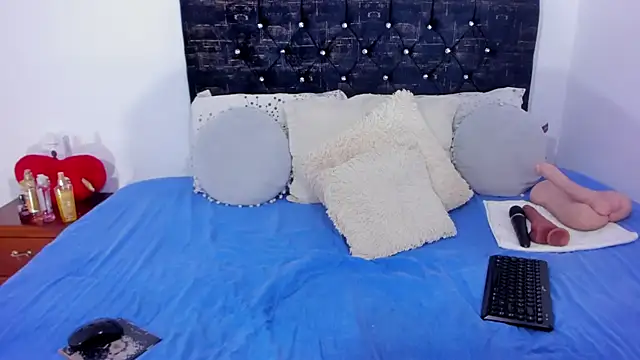 RubyLuxeX online show from 06/19/26, 06:12