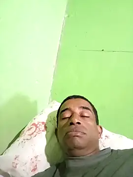 juniordotado87 online show from 12/17/25, 09:26