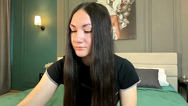 Snapshot of Adele_Shy chatting on 10/28/25, 02:04 Adele Shy online show from 10/28/25, 02:04