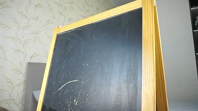 BarbaraViggiani online show from 10/22/25, 04:40