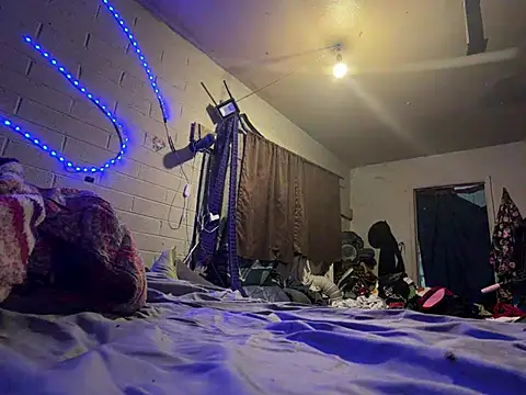 Snapshot of PiratingAqua chatting on 03/11/26, 02:39 PiratingAqua online show from 03/11/26, 02:39