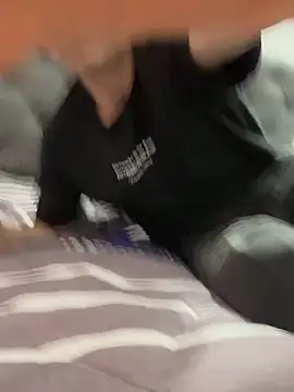 Snapshot of Yeison_8012 chatting on 03/10/26, 04:06 Yeison 8012 online show from 03/10/26, 04:06