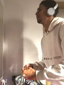 Albert Madrid online show from 11/06/25, 01:45