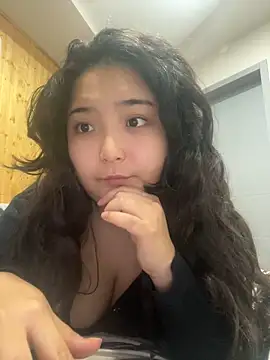 Snapshot of miomyao chatting on 12/04/25, 05:17 miomyao online show from 12/04/25, 05:17